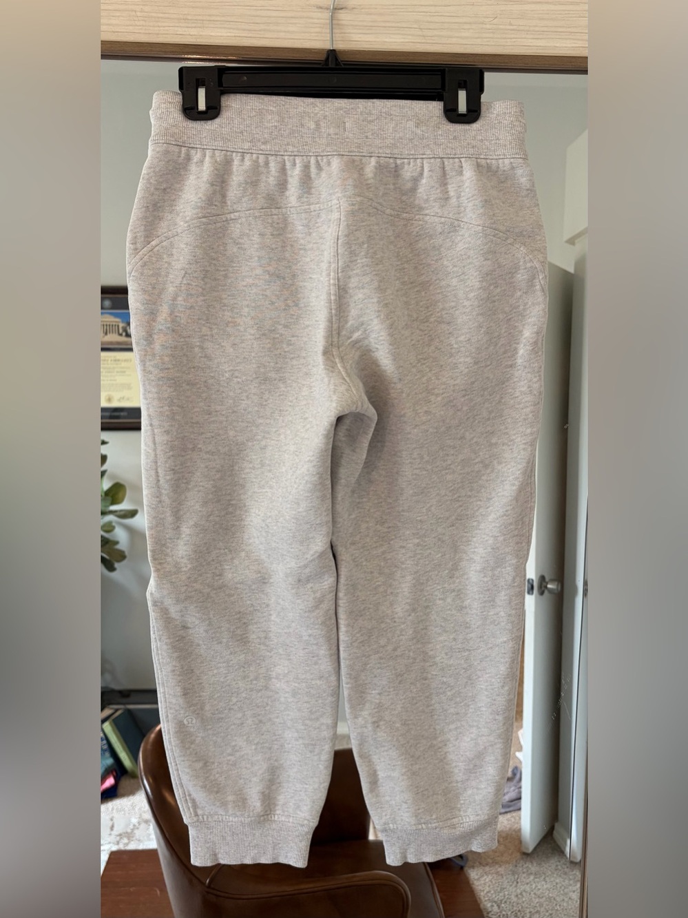 Lululemon Scuba High-Rise Relaxed Jogger Heather Core Ultra Light Grey Size 6 - Picture 3 of 5